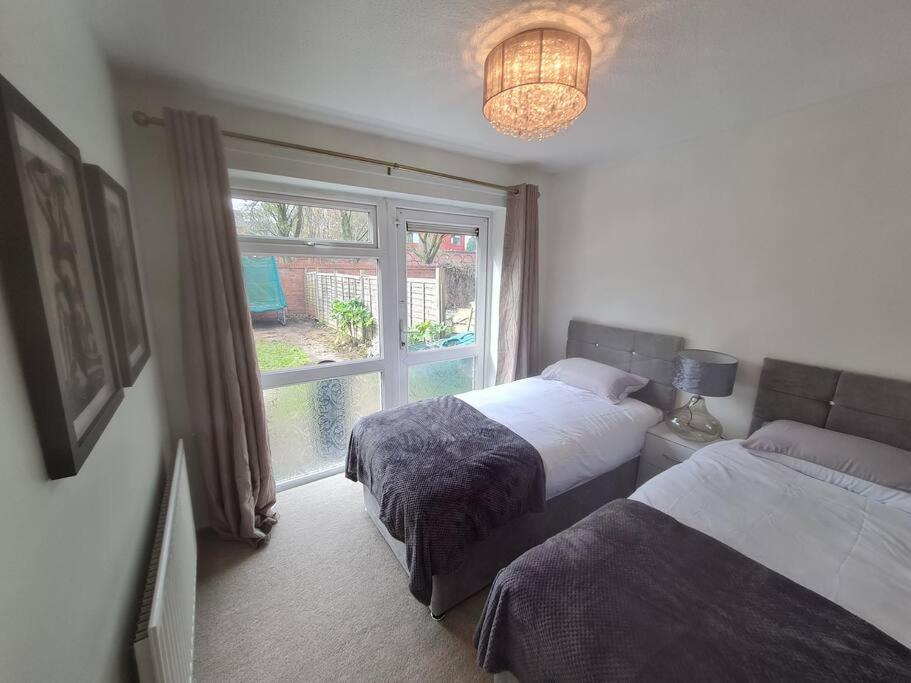 A&S Properties, No Guest Fees, Bank Transfe Deposit Available Wolverhampton Dış mekan fotoğraf