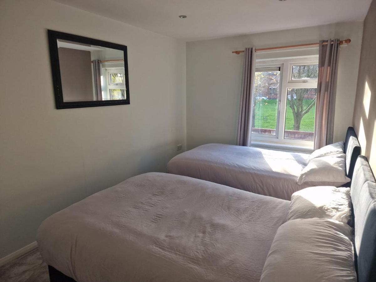 A&S Properties, No Guest Fees, Bank Transfe Deposit Available Wolverhampton Dış mekan fotoğraf