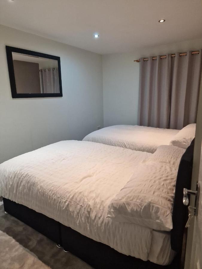 A&S Properties, No Guest Fees, Bank Transfe Deposit Available Wolverhampton Dış mekan fotoğraf