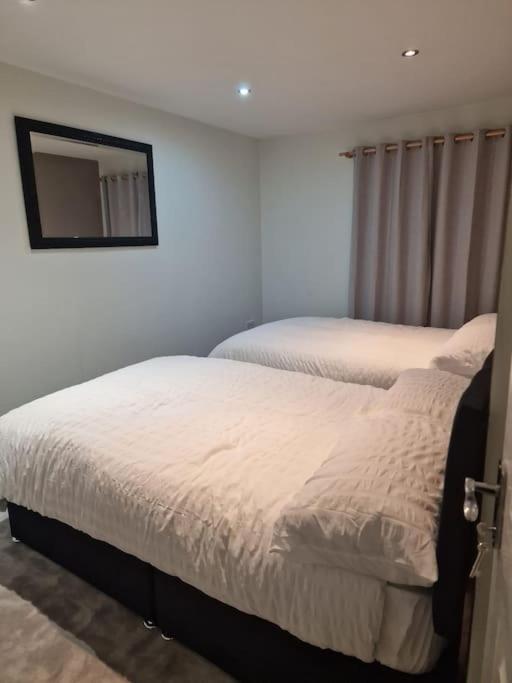 A&S Properties, No Guest Fees, Bank Transfe Deposit Available Wolverhampton Dış mekan fotoğraf