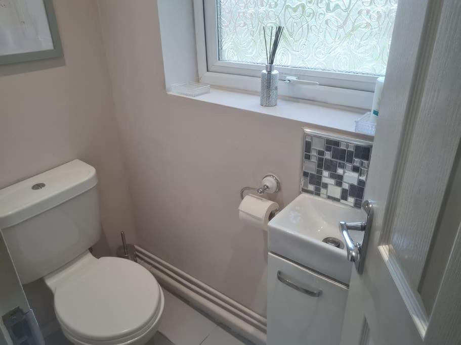 A&S Properties, No Guest Fees, Bank Transfe Deposit Available Wolverhampton Dış mekan fotoğraf