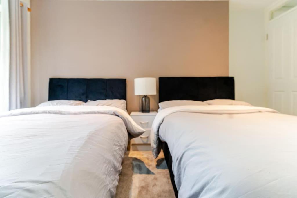 A&S Properties, No Guest Fees, Bank Transfe Deposit Available Wolverhampton Dış mekan fotoğraf