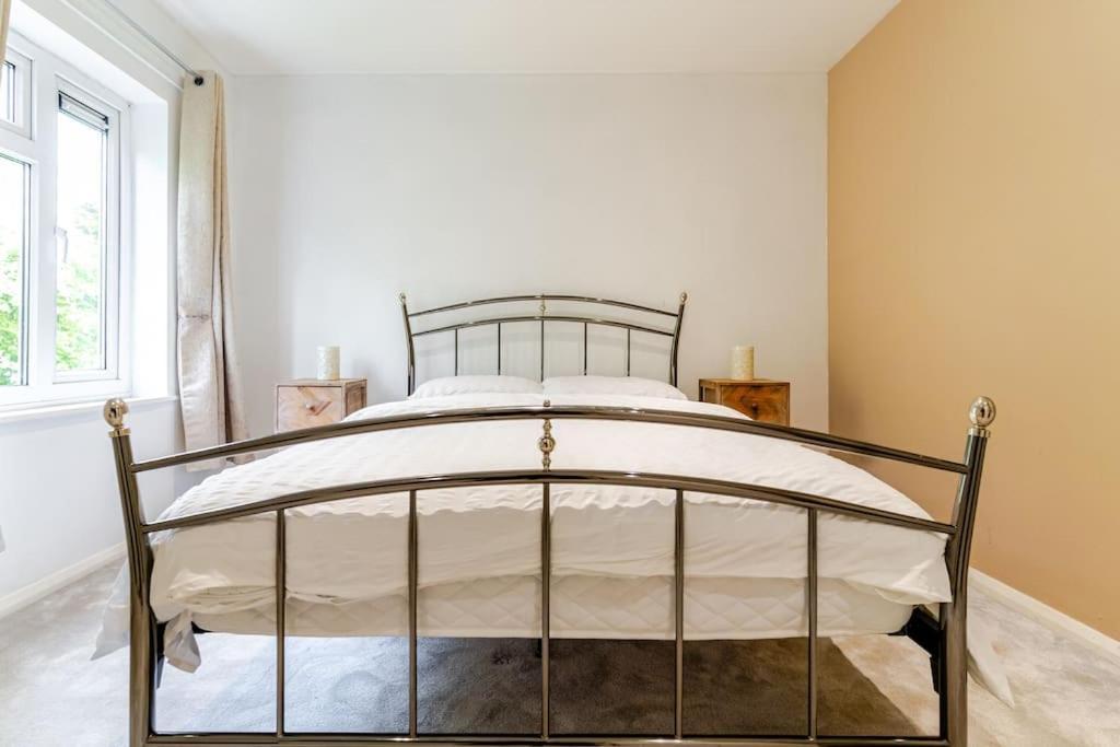 A&S Properties, No Guest Fees, Bank Transfe Deposit Available Wolverhampton Dış mekan fotoğraf